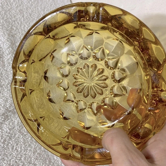 Vintage Anchor Hocking Fairfield Round Amber Glass Ashtray Trinket  Dish - Picture 9 of 13